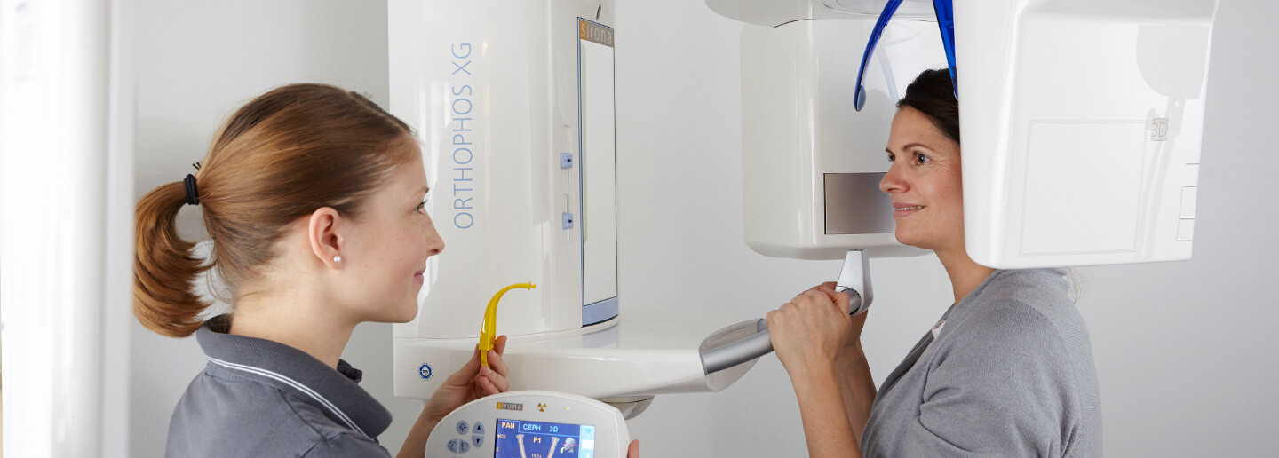 3D-Implantatplanung und navigierte Implantation bei Zahnarzt Dr. Schmid in Rosenheim-Happing